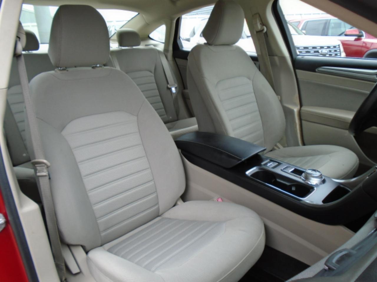 Ford Fusion SE 2020
