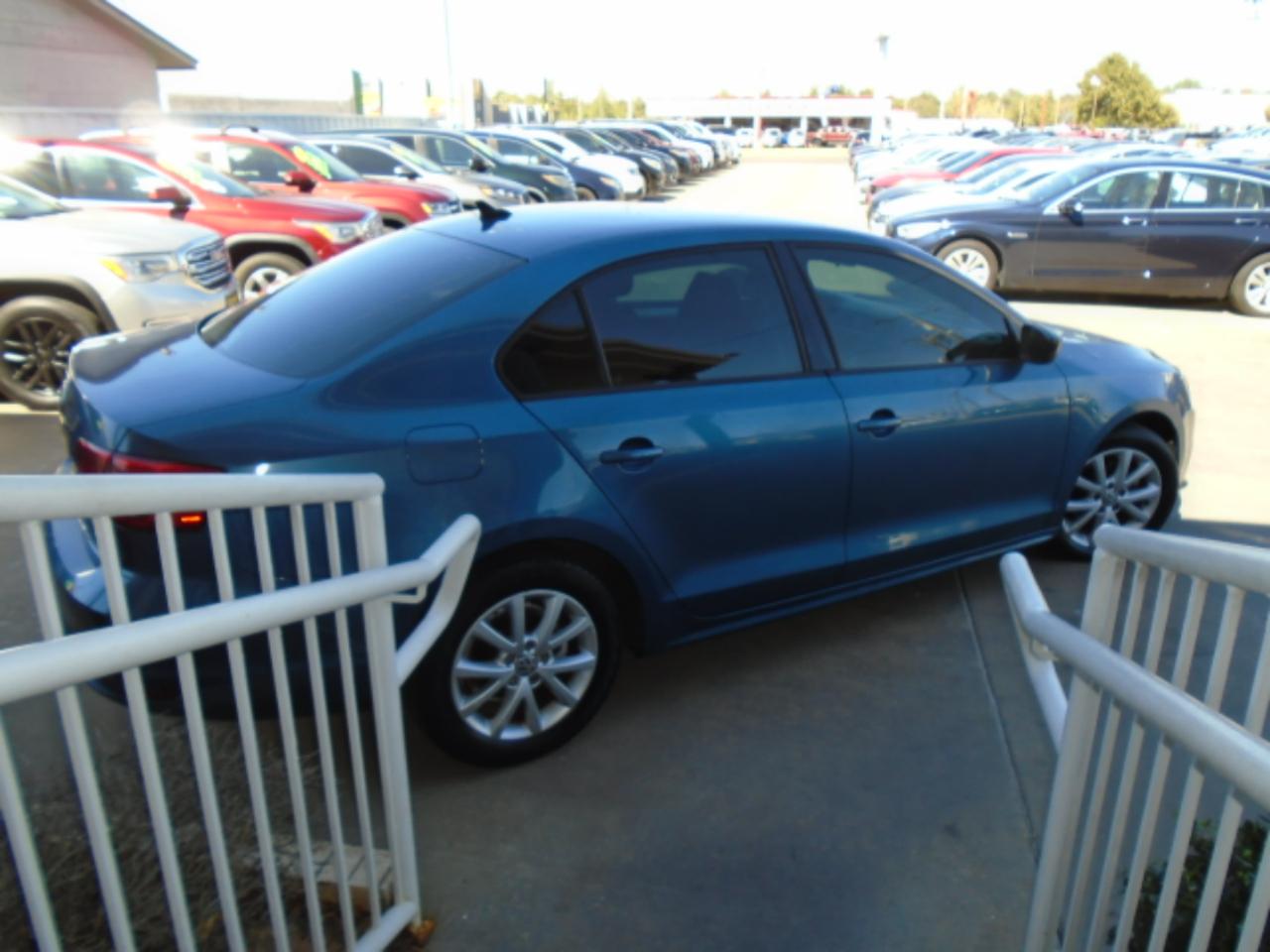Volkswagen Jetta SE 6A 2015