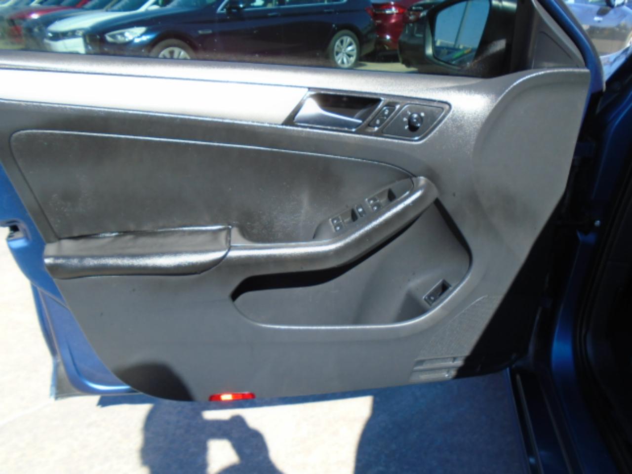 Volkswagen Jetta SE 6A 2015