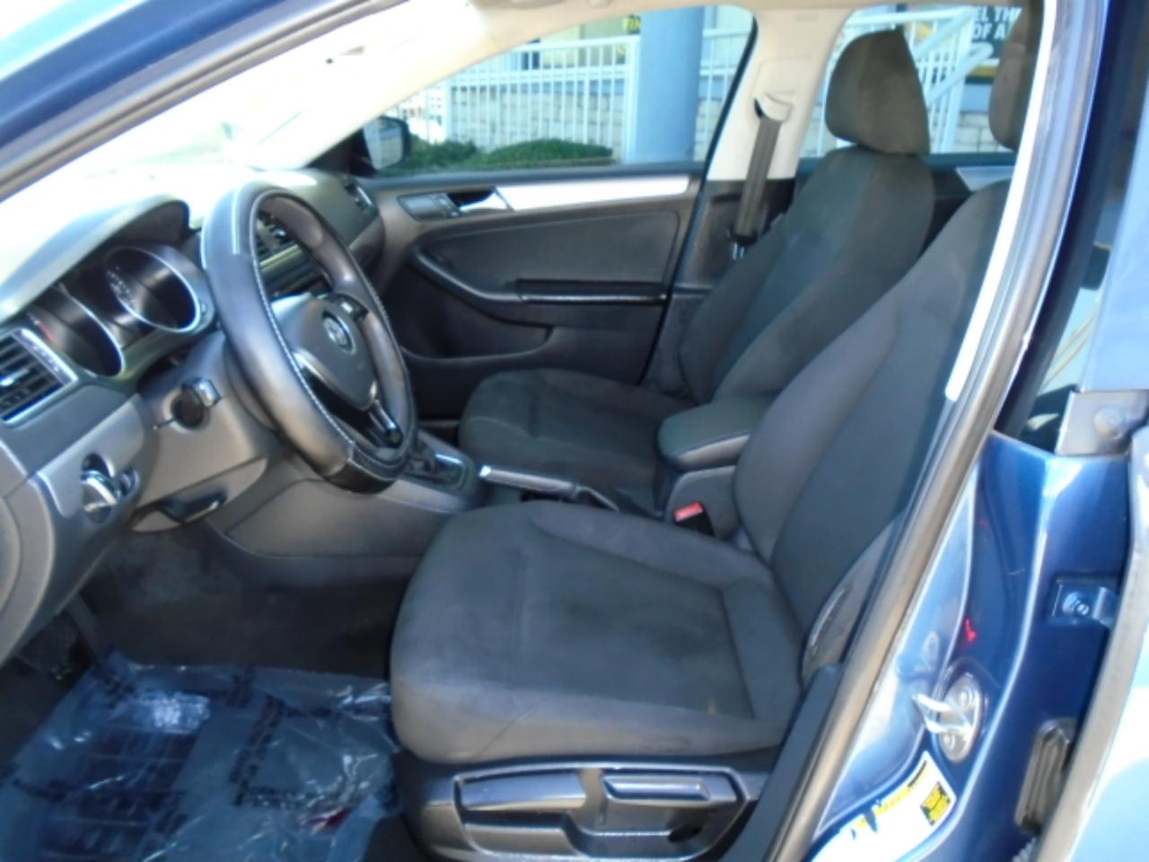 Volkswagen Jetta SE 6A 2015