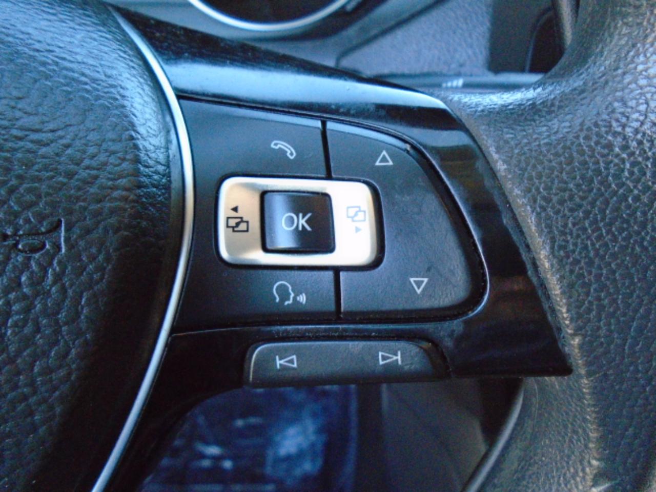 Volkswagen Jetta SE 6A 2015