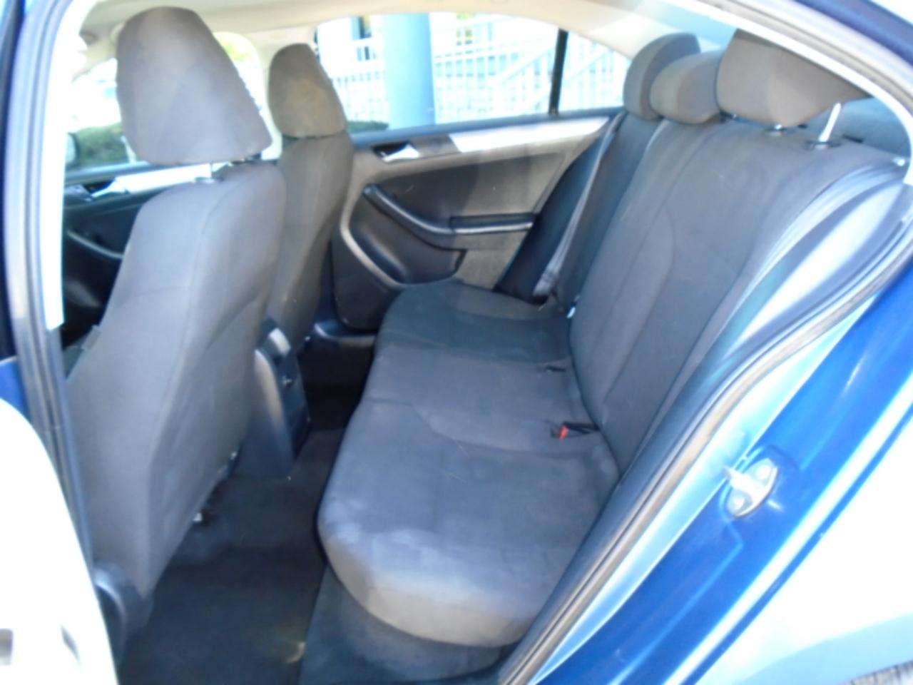 Volkswagen Jetta SE 6A 2015