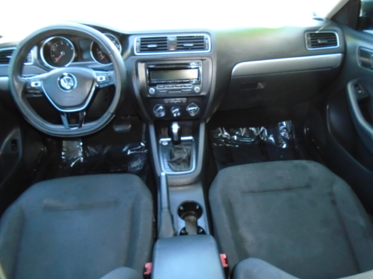 Volkswagen Jetta SE 6A 2015