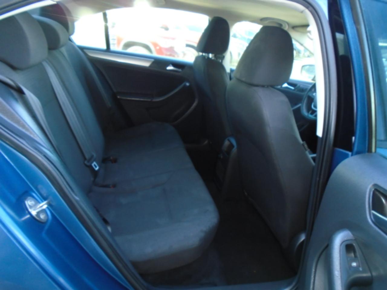 Volkswagen Jetta SE 6A 2015