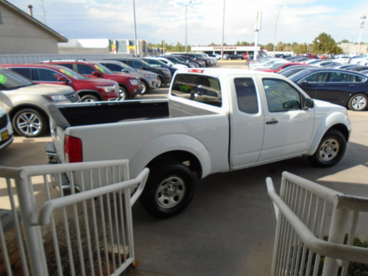 Nissan Frontier  2015