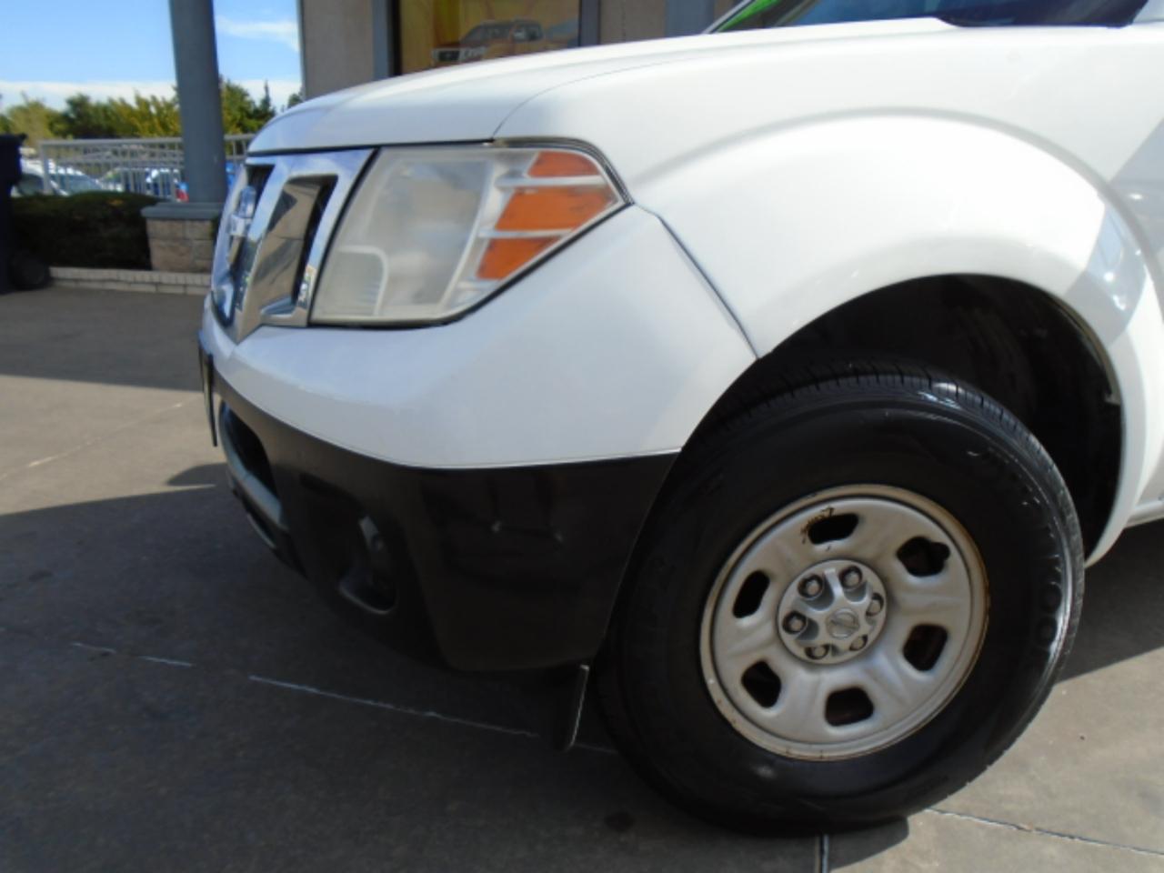 Nissan Frontier  2015