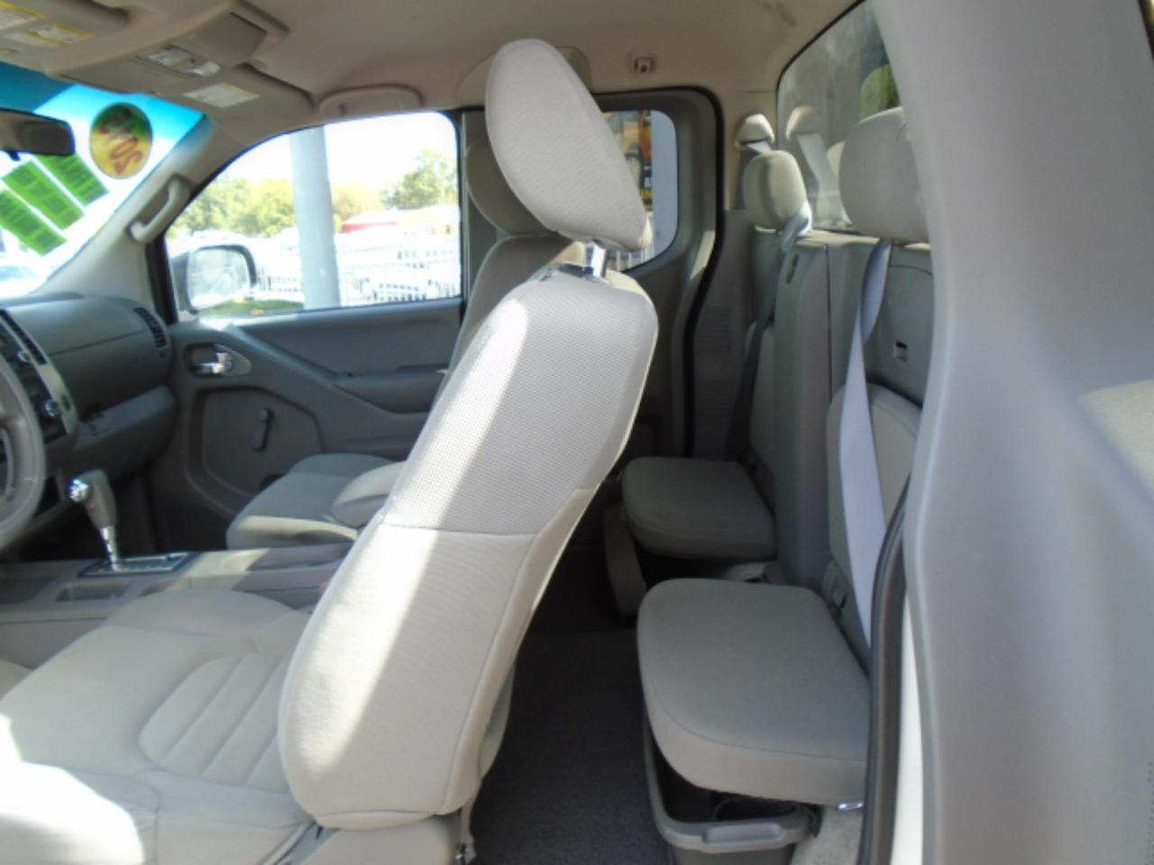 Nissan Frontier  2015