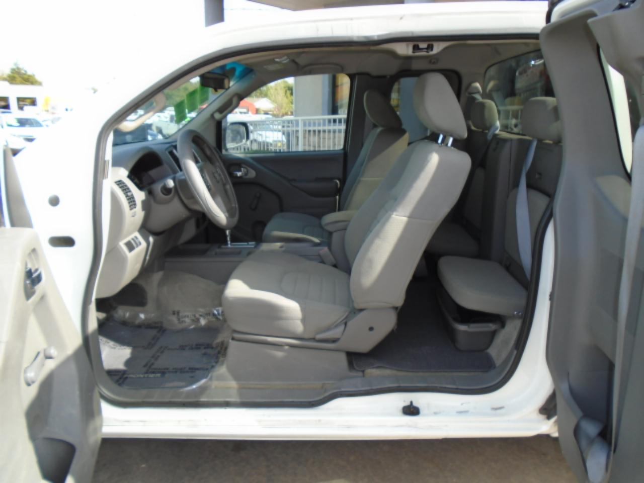 Nissan Frontier  2015
