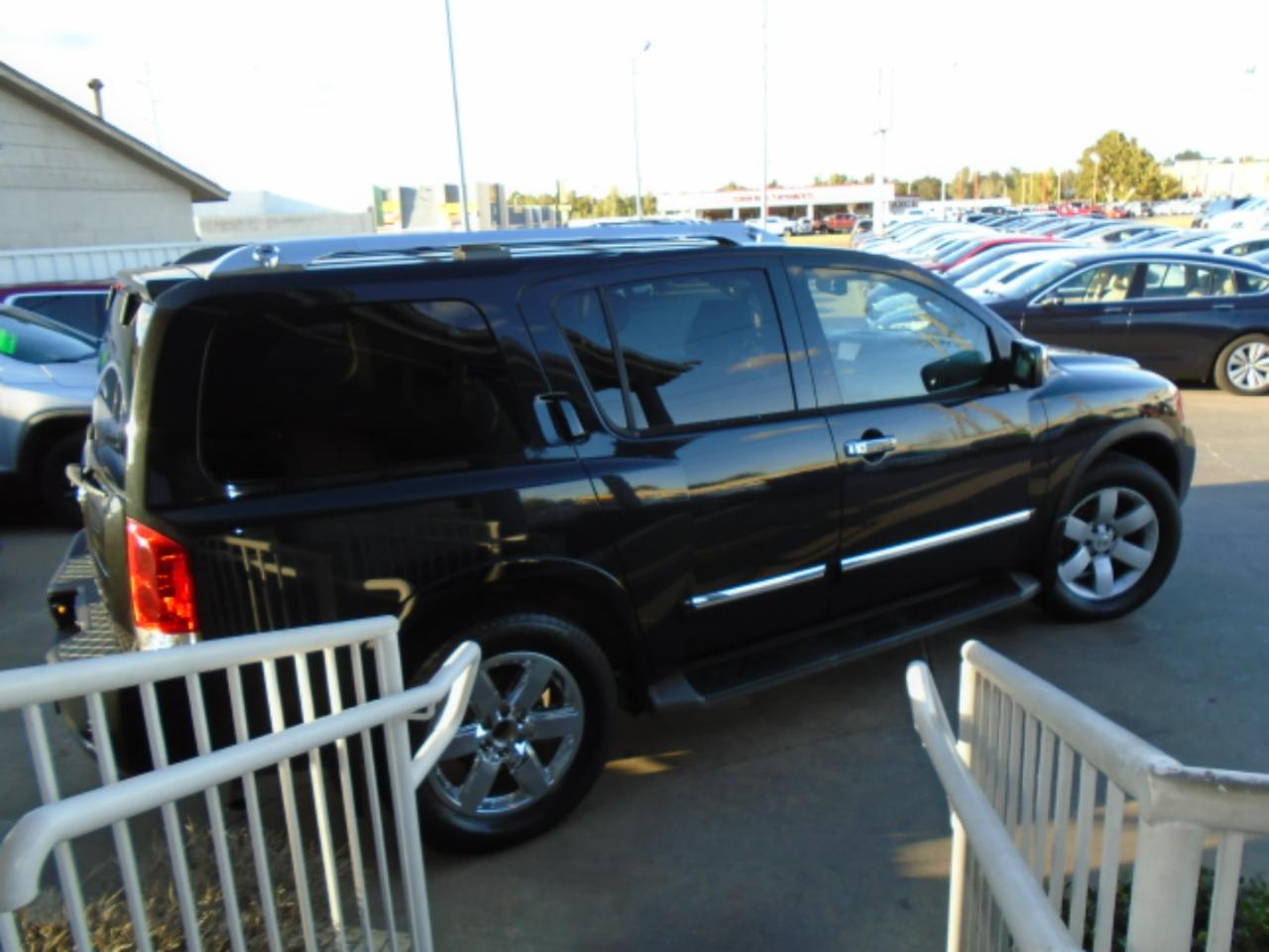 Nissan Armada SE 2WD 2010