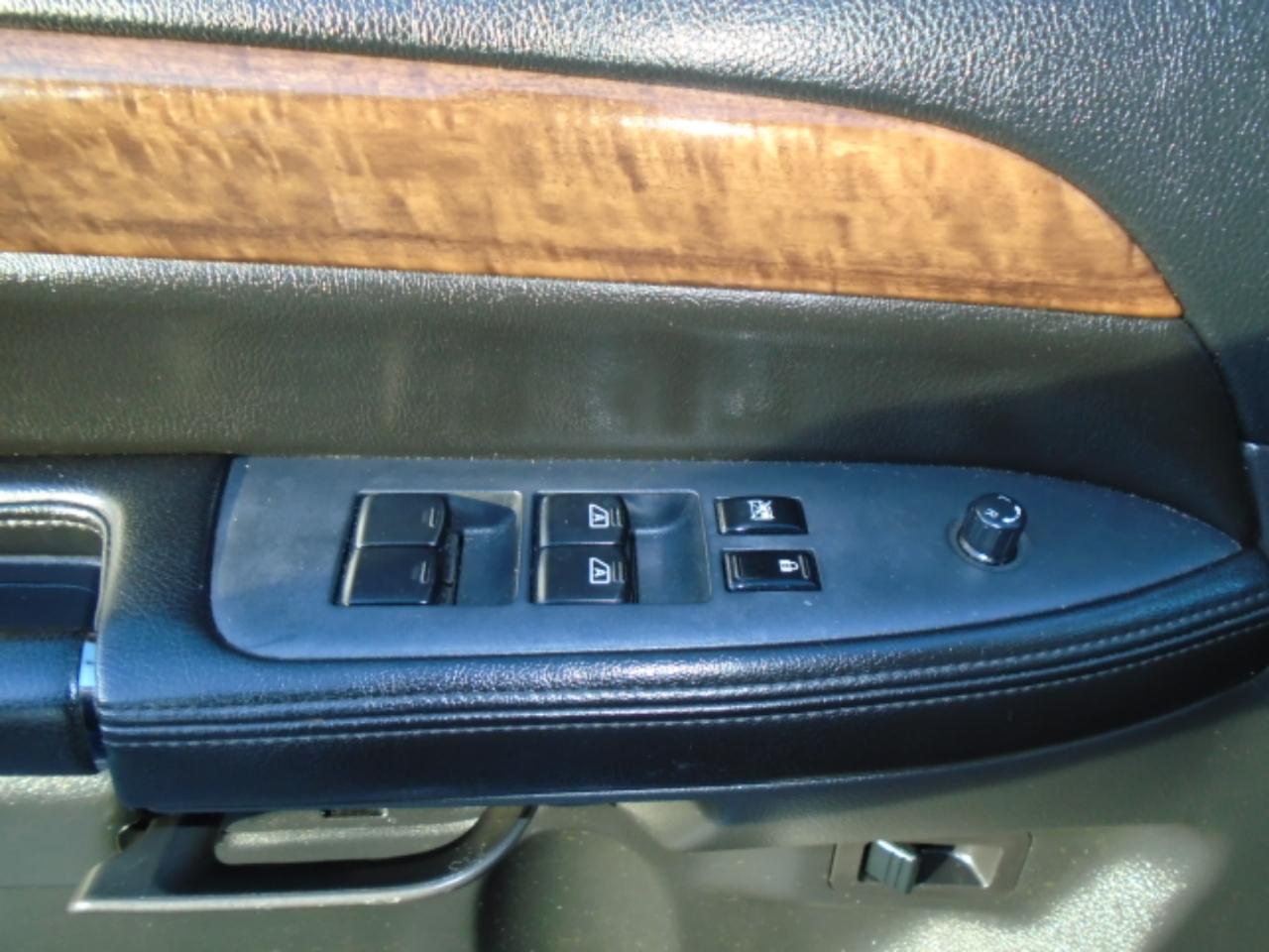 Nissan Armada SE 2WD 2010