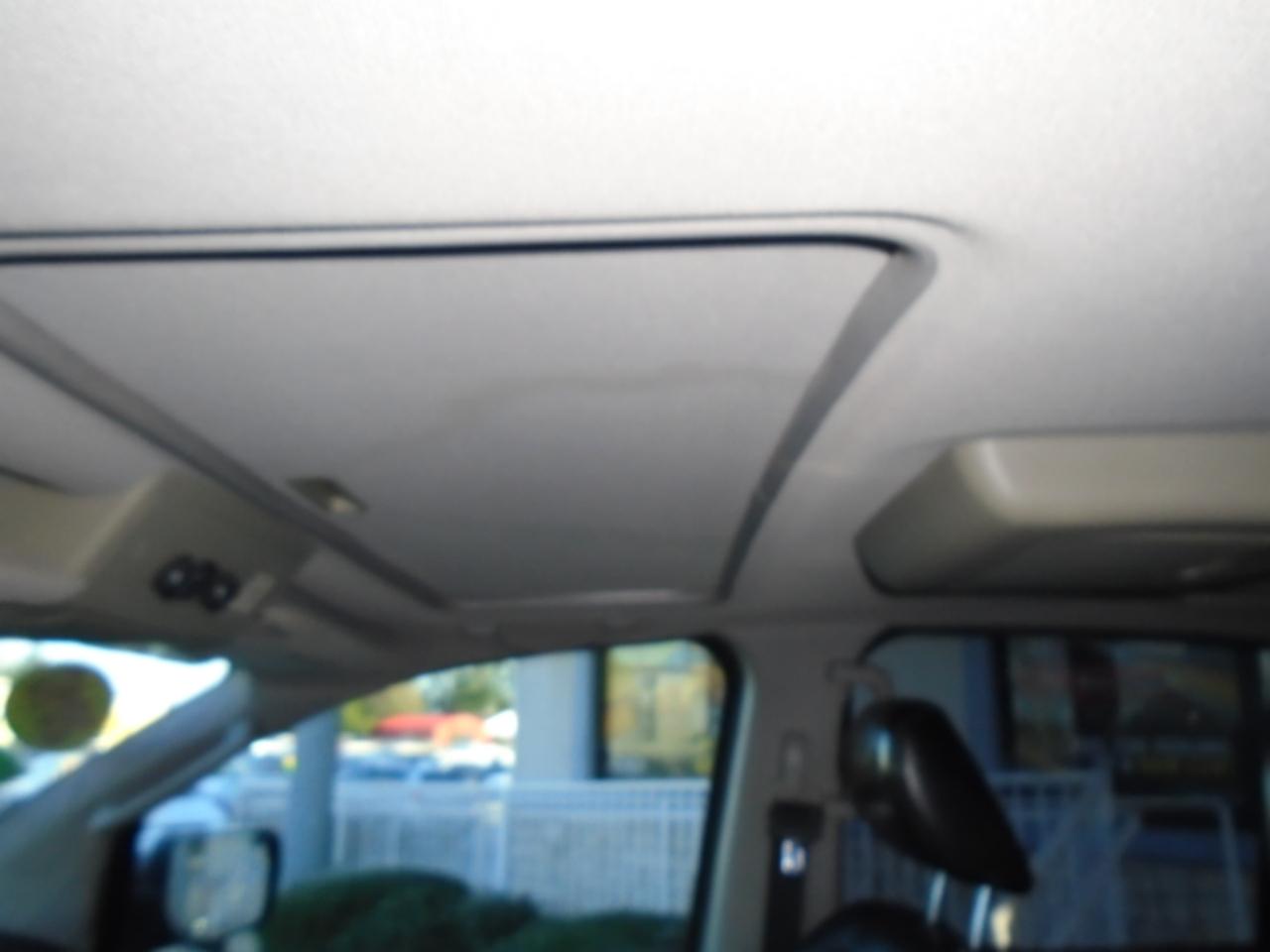 Nissan Armada SE 2WD 2010