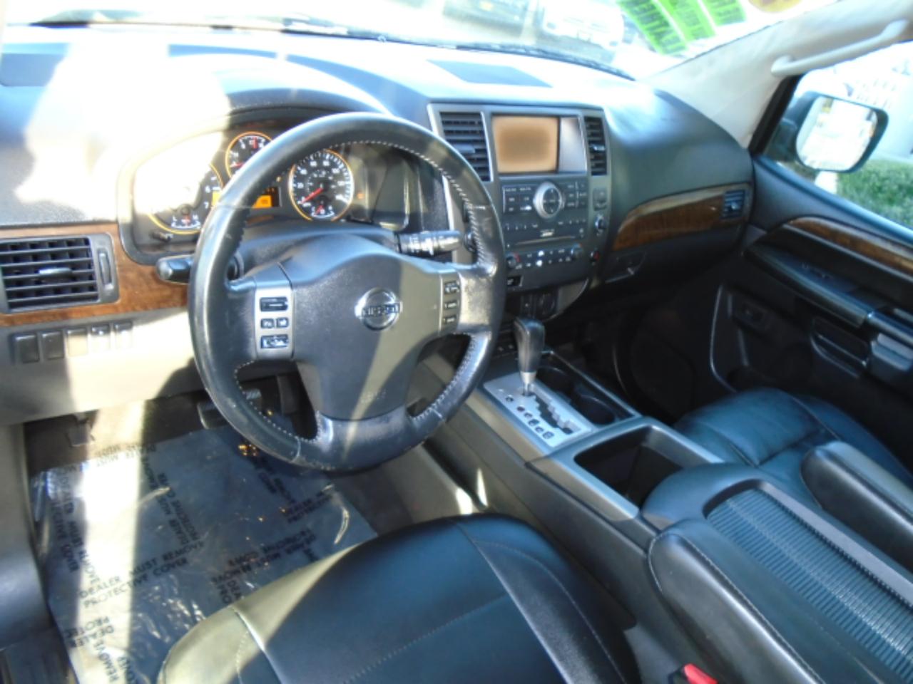 Nissan Armada SE 2WD 2010