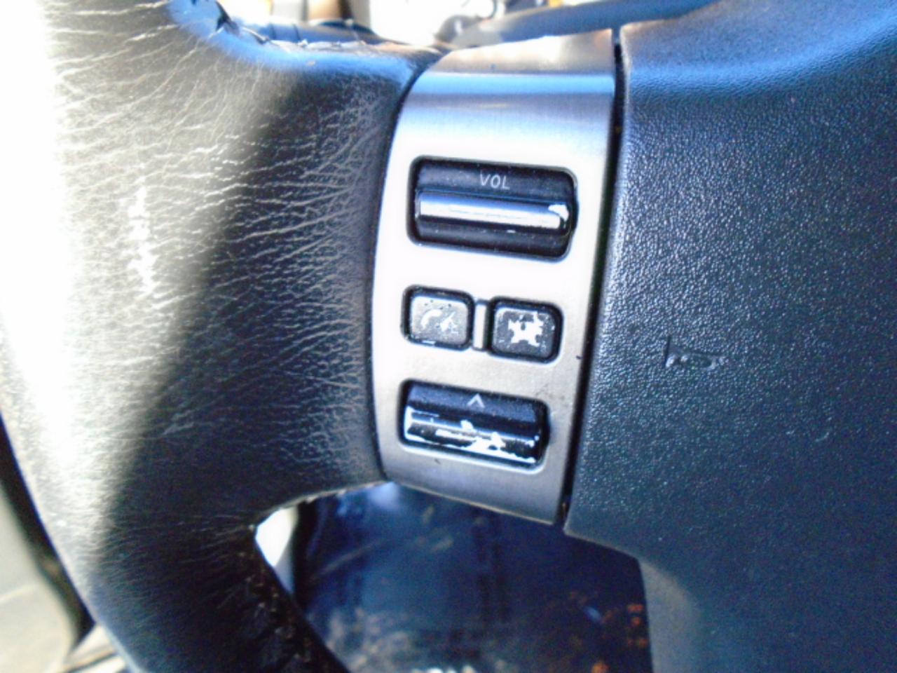Nissan Armada SE 2WD 2010