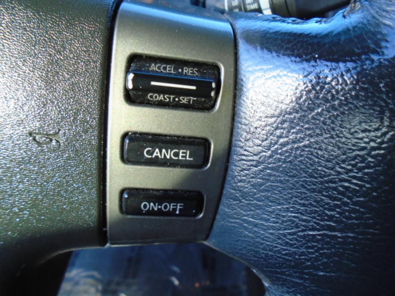 Nissan Armada SE 2WD 2010