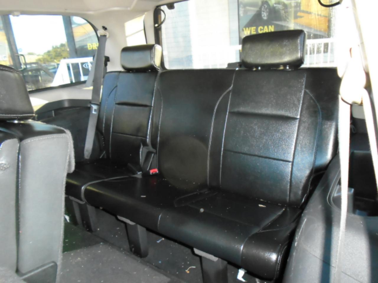 Nissan Armada SE 2WD 2010
