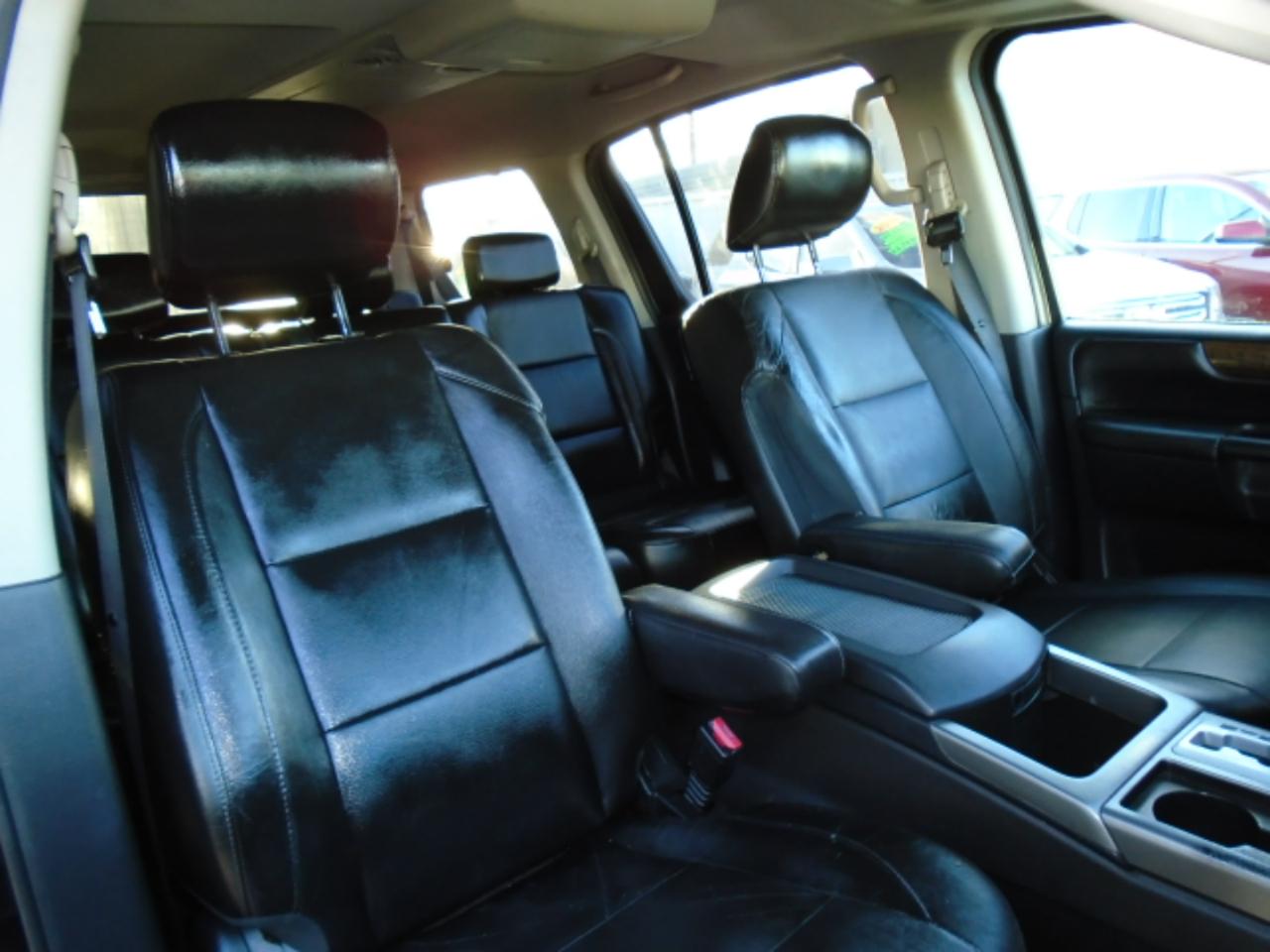Nissan Armada SE 2WD 2010