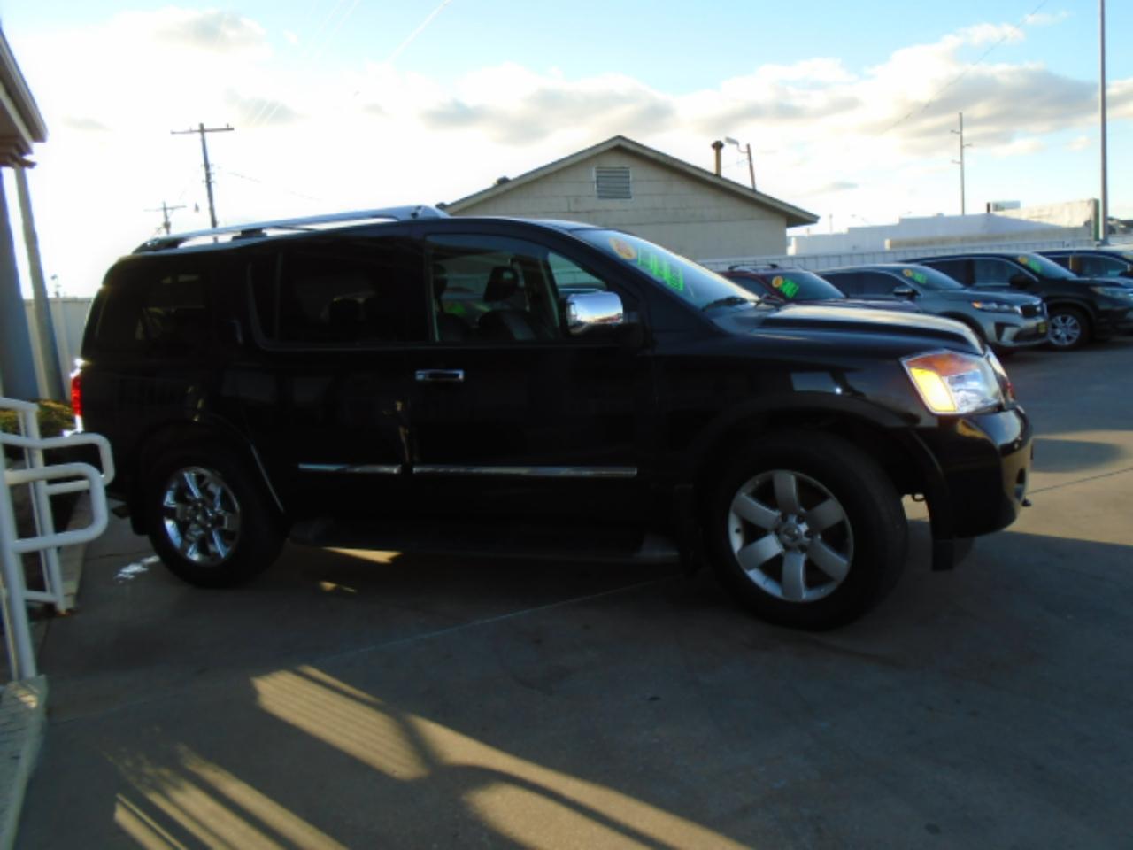 Nissan Armada SE 2WD 2010