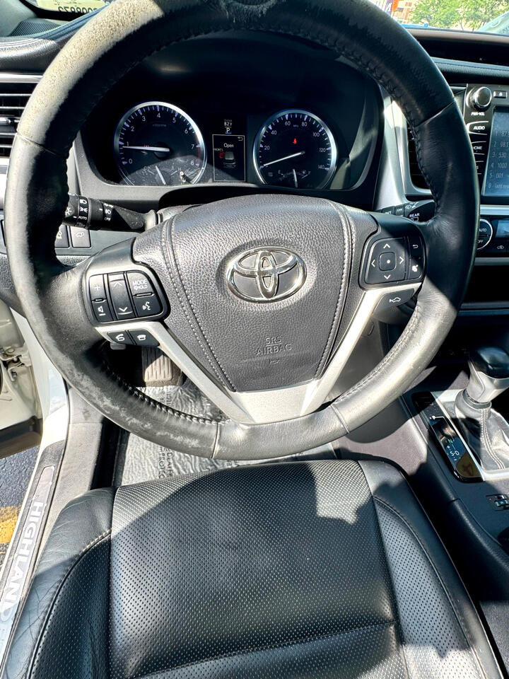 Toyota Highlander Limited AWD V6 2014 Toyota Highlander Limited AWD V6 2014