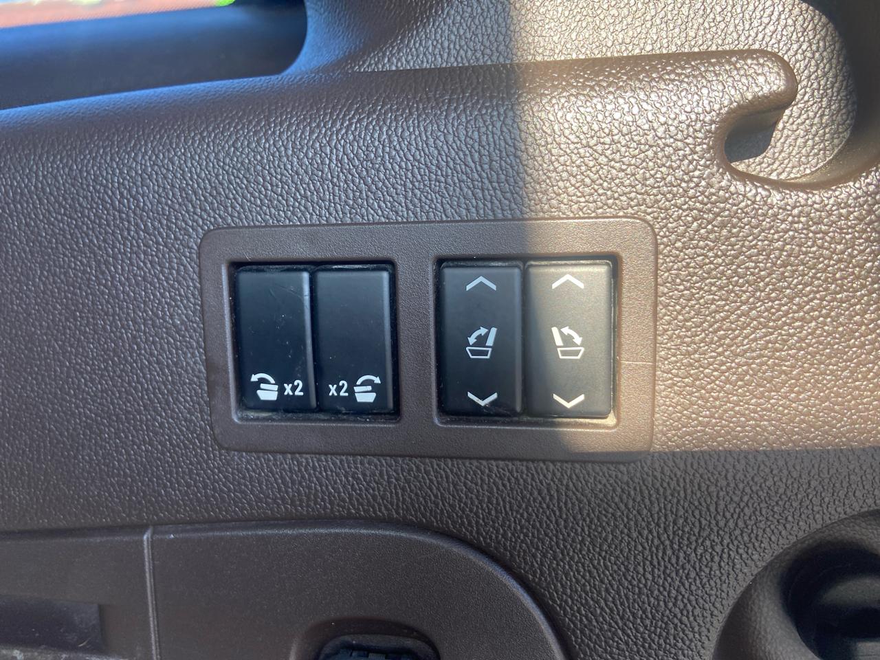 GMC Yukon Denali XL 4WD 2015