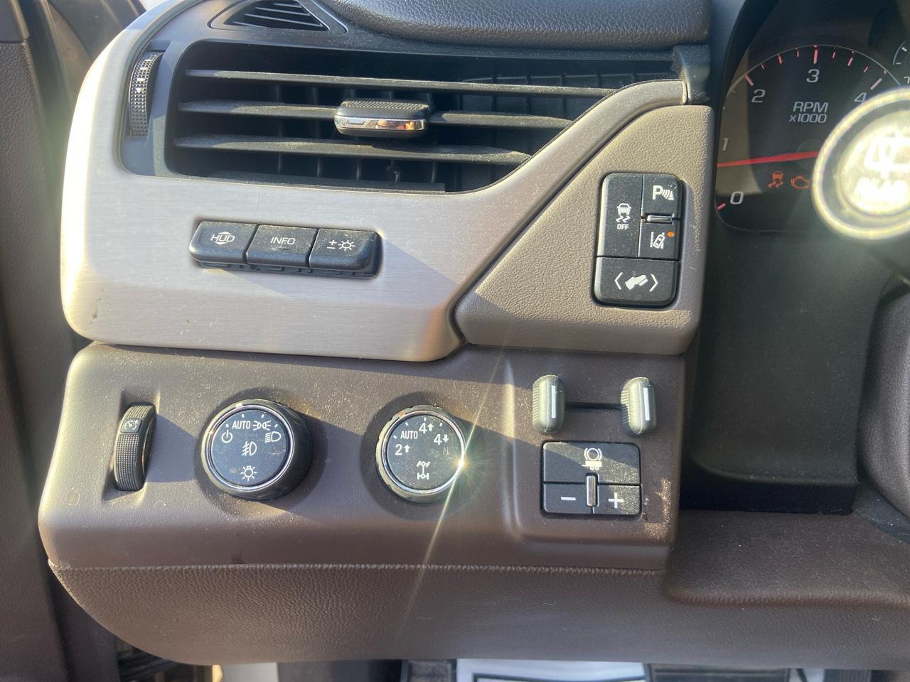 GMC Yukon Denali XL 4WD 2015