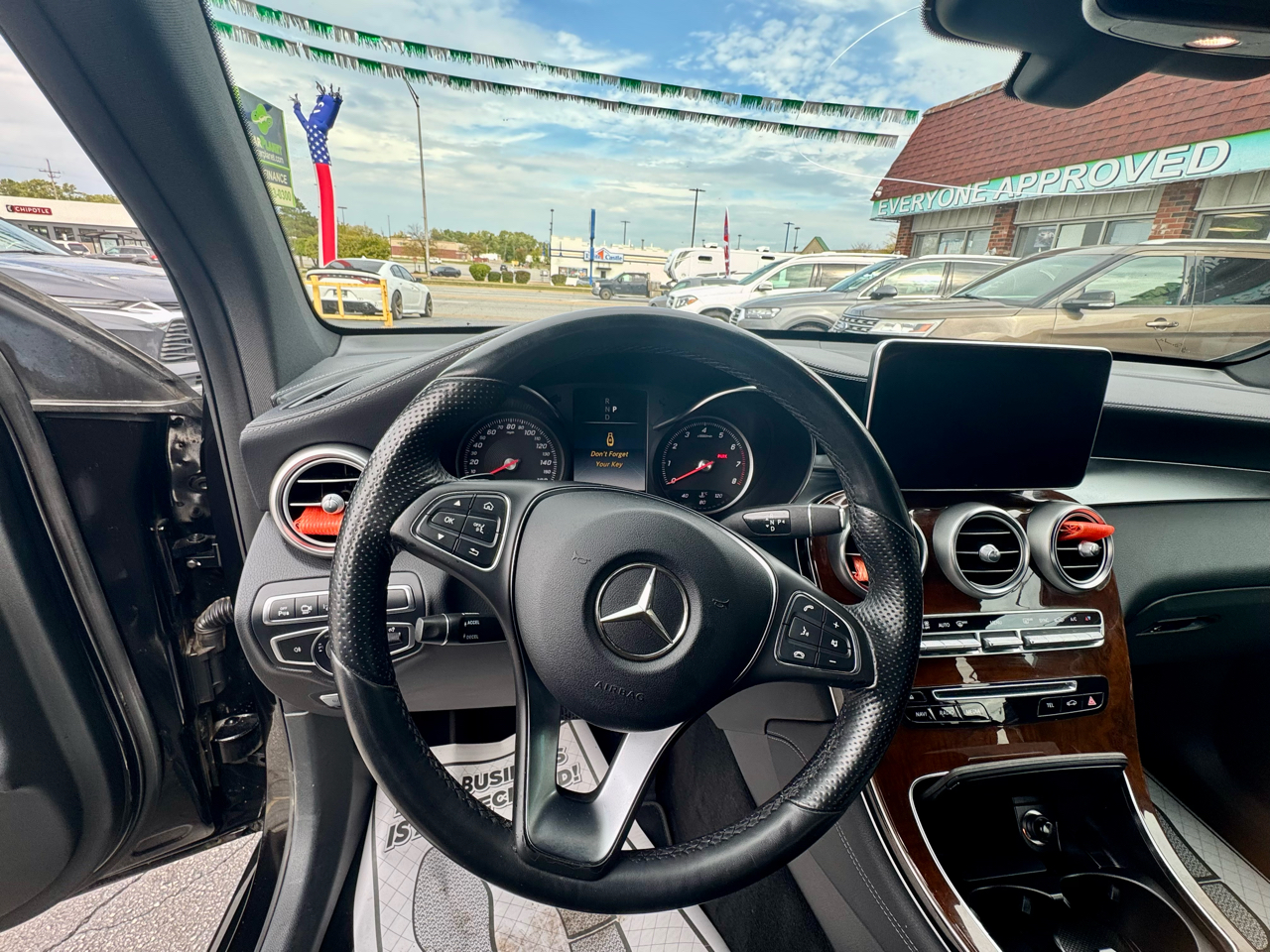 Mercedes-Benz GLC-Class GLC300 4MATIC 2017 Mercedes-Benz GLC-Class GLC300 4MATIC 2017