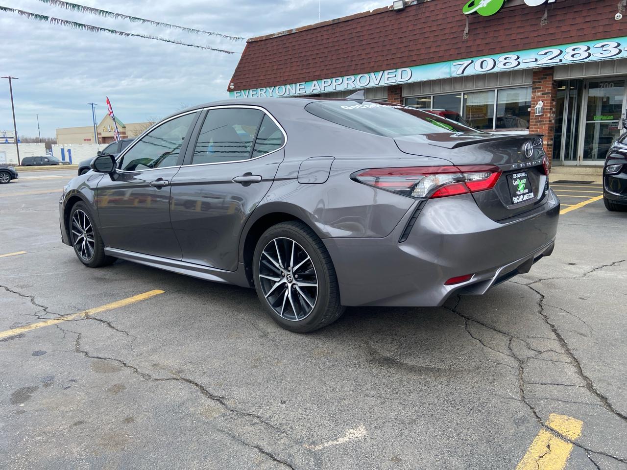 Toyota Camry SE 2023