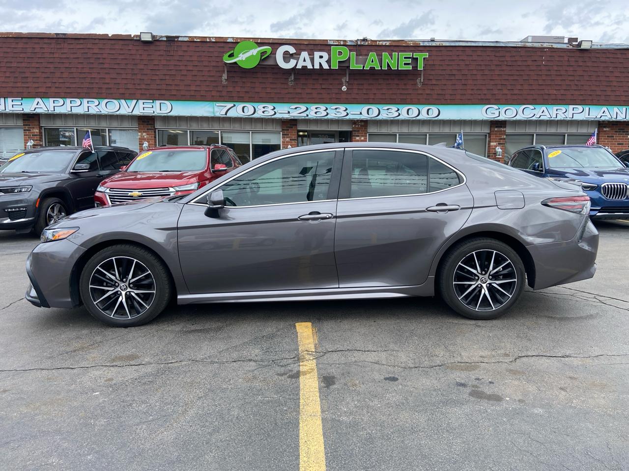 Toyota Camry SE 2023