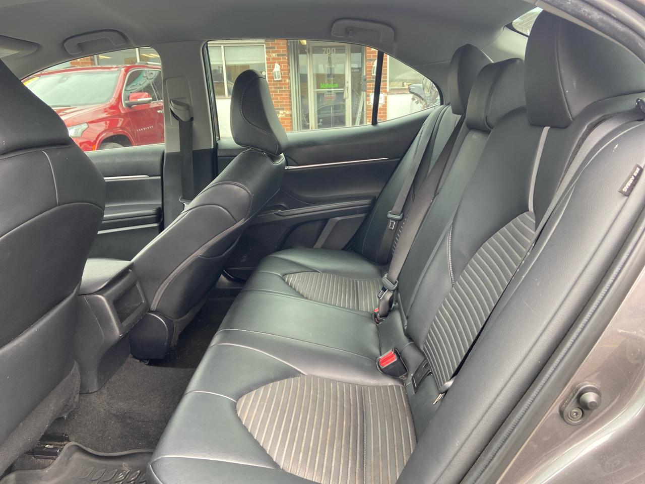 Toyota Camry SE 2023