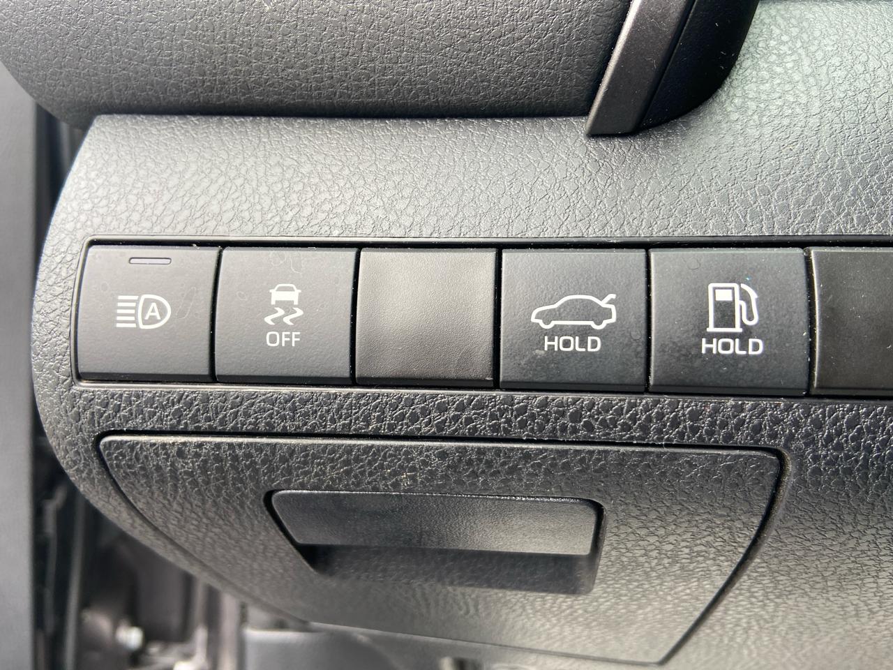 Toyota Camry SE 2023