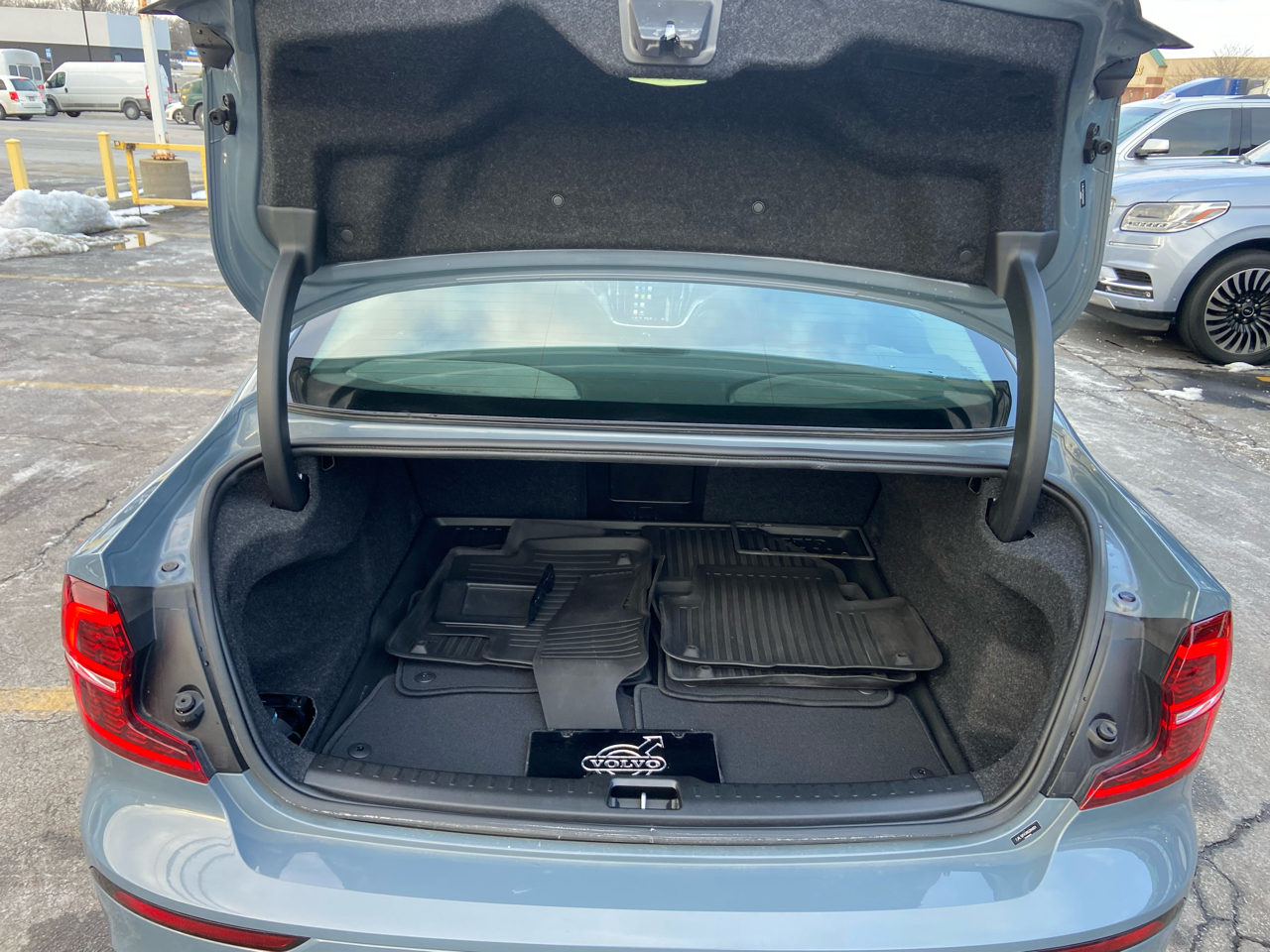 Volvo S60 B5 Core Dark 2024