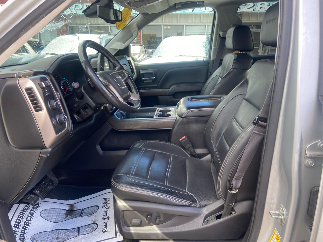 GMC Sierra 1500 Denali Crew Cab Long Box 4WD 2017