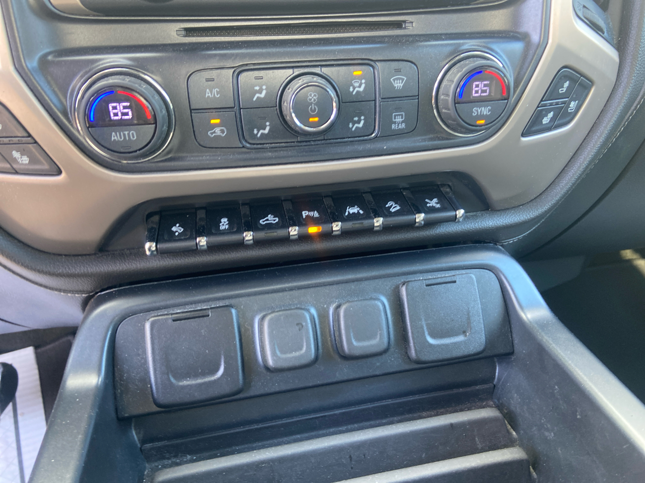 GMC Sierra 1500 Denali Crew Cab Long Box 4WD 2017