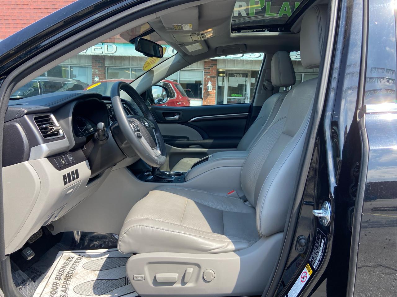 Toyota Highlander Limited FWD V6 2016