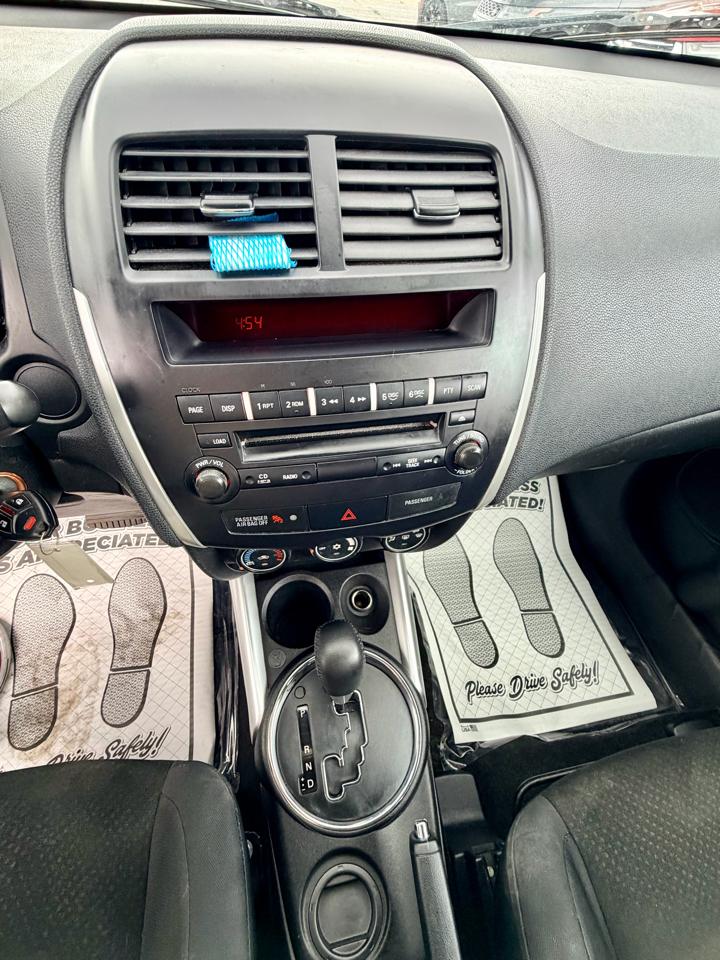 Mitsubishi Outlander Sport ES 2WD 2013