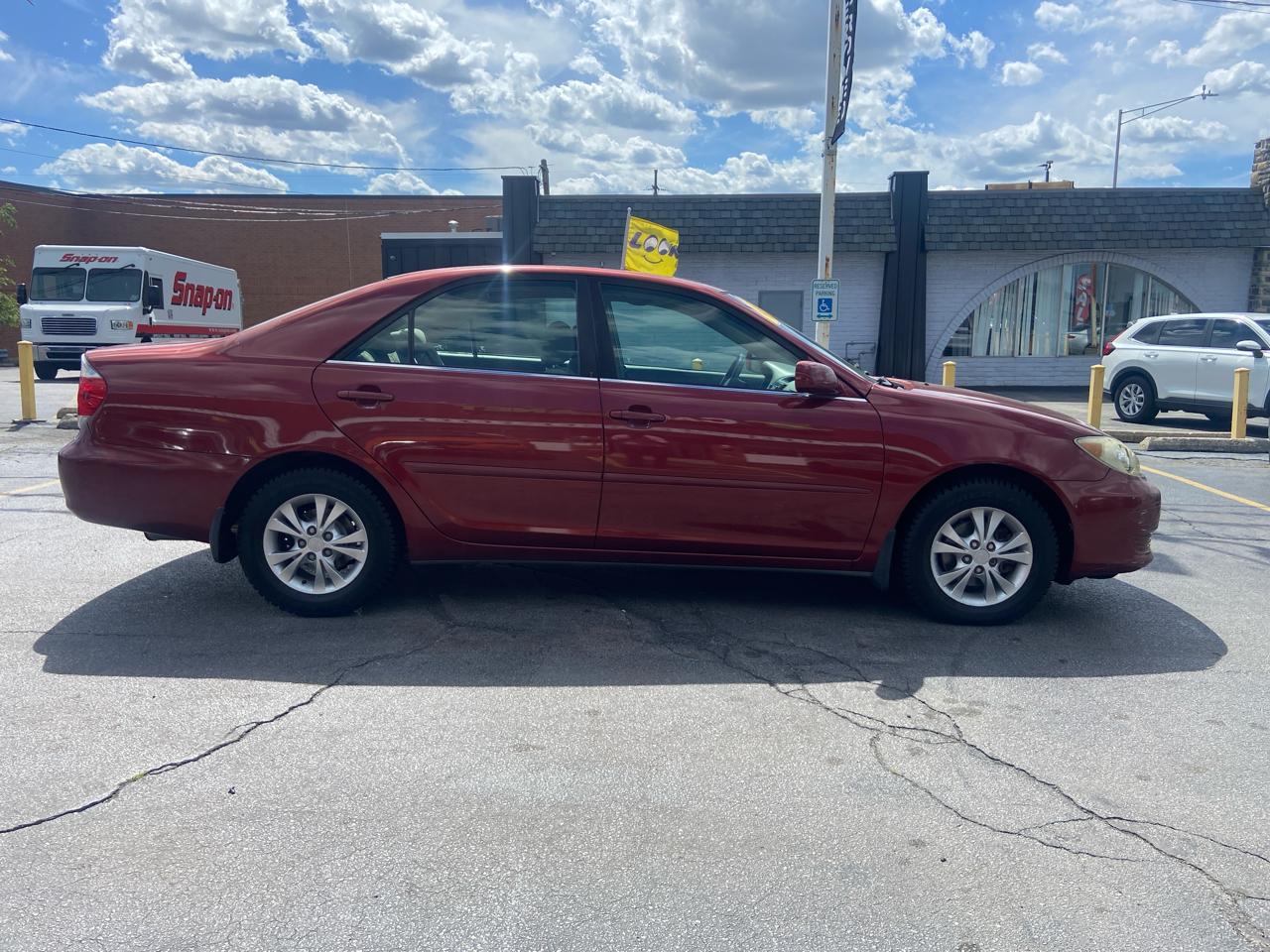 Toyota Camry LE V6 2005
