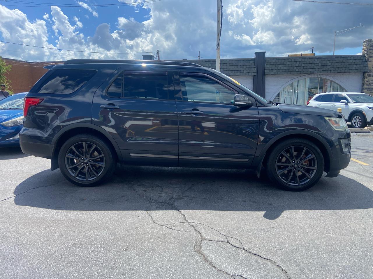 Ford Explorer XLT FWD 2017