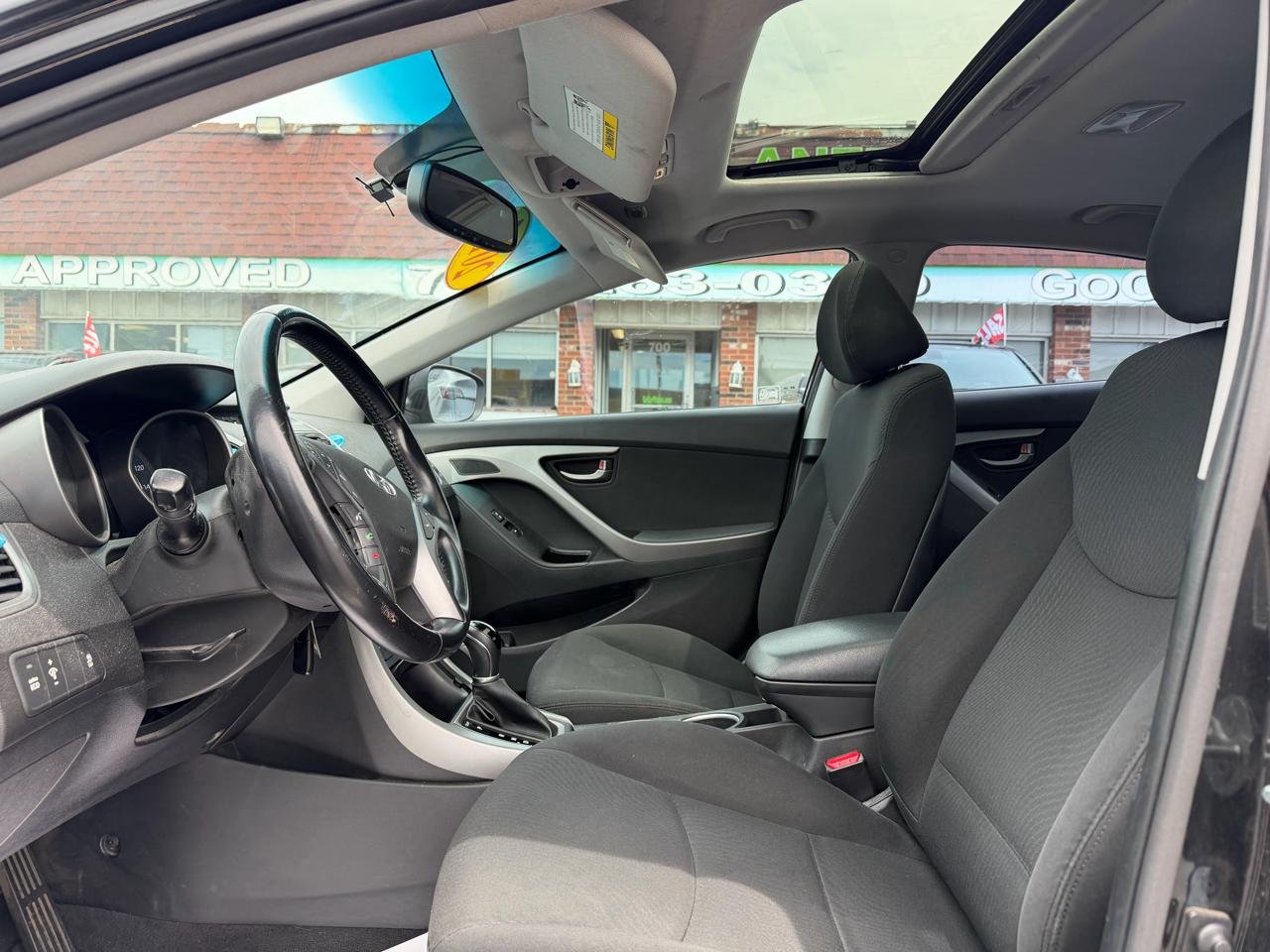 Hyundai Elantra SE 6AT 2015