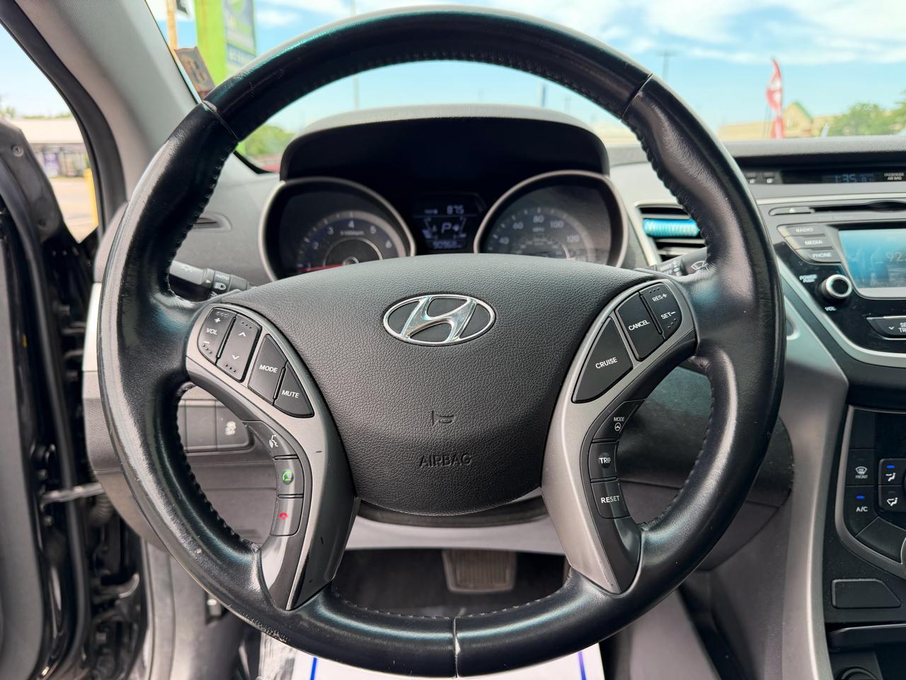 Hyundai Elantra SE 6AT 2015