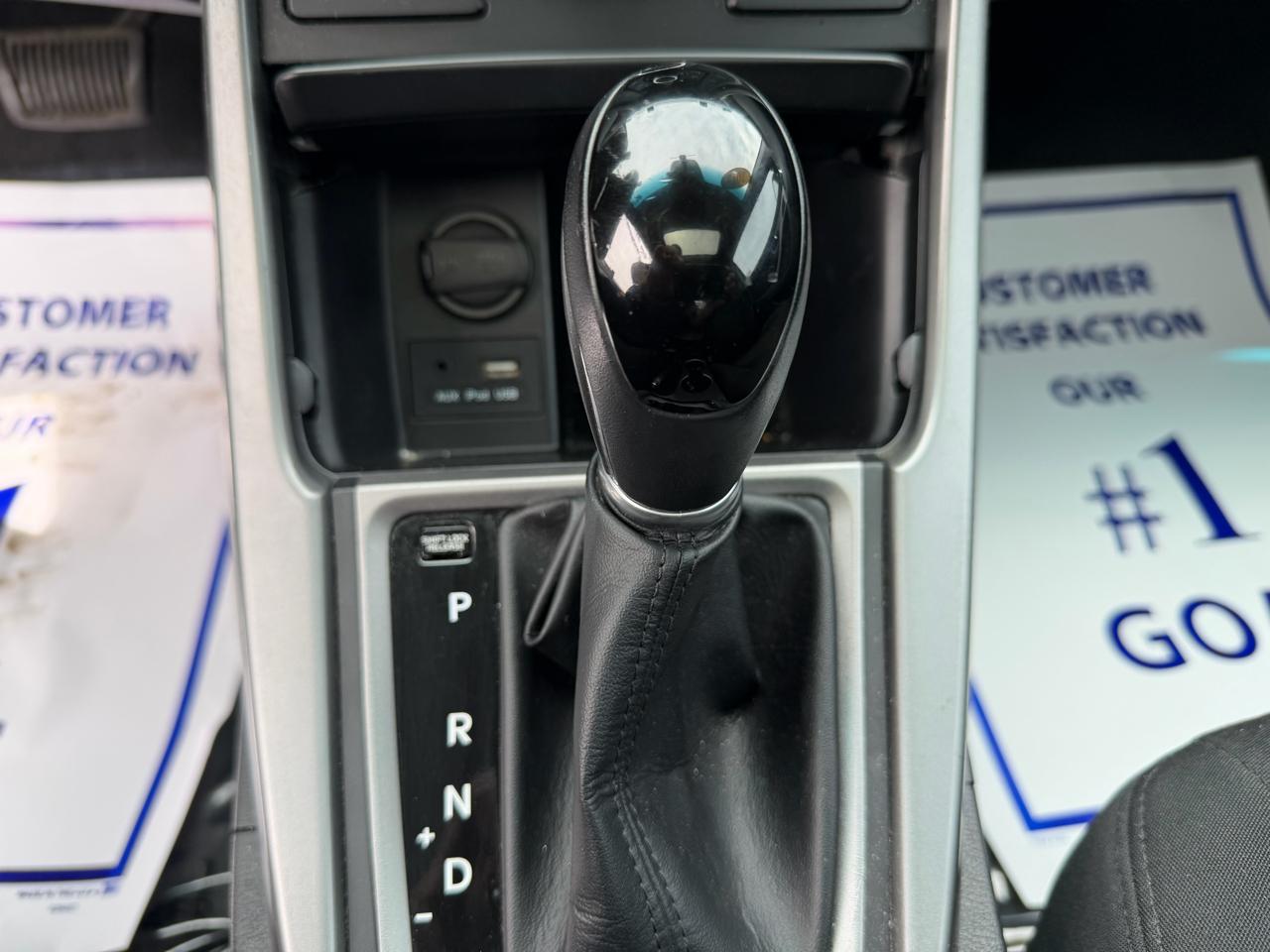 Hyundai Elantra SE 6AT 2015