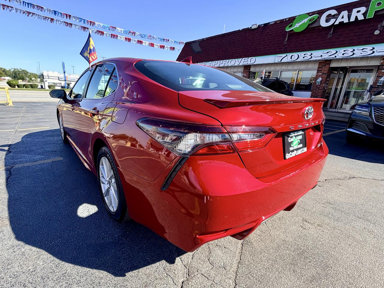Toyota Camry SE 2021