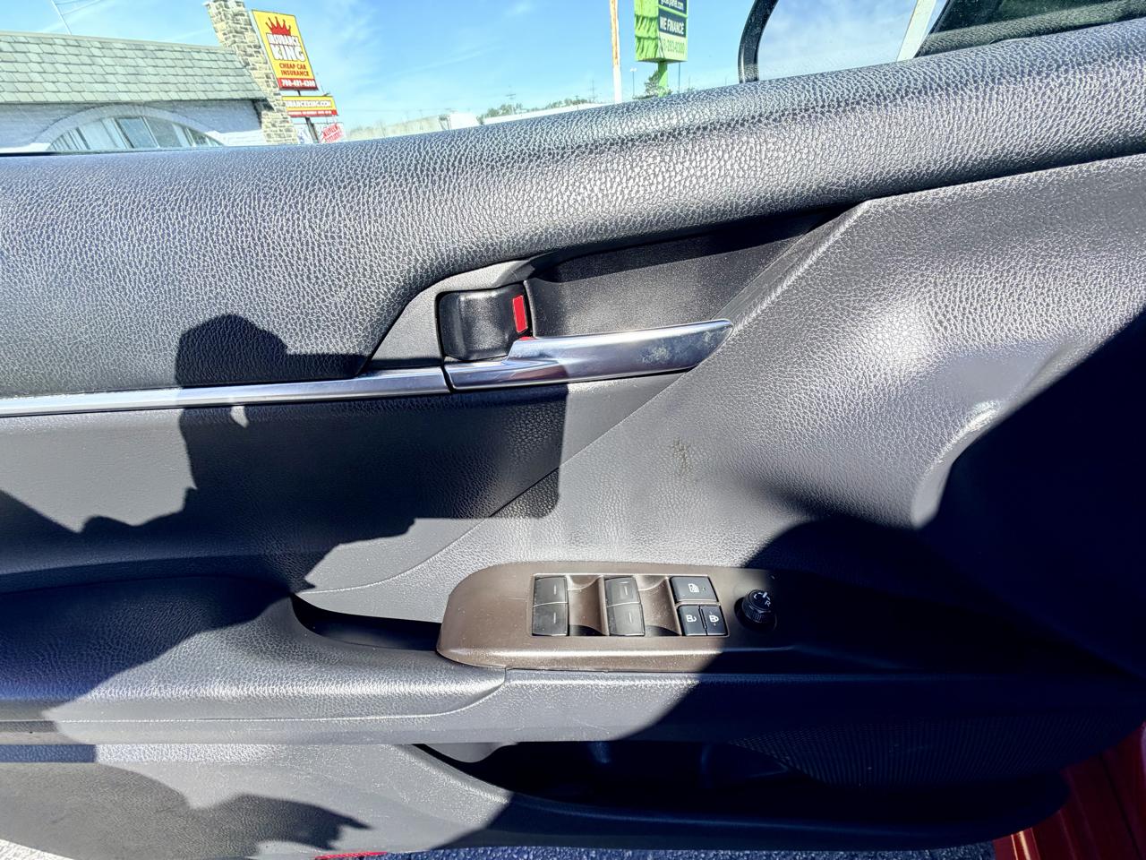 Toyota Camry SE 2021