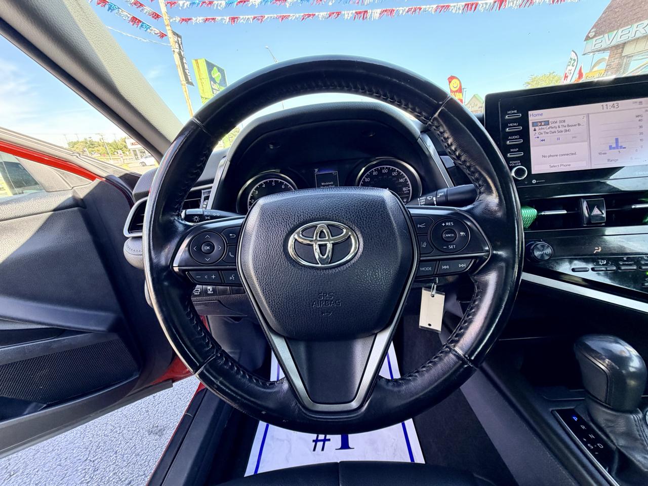 Toyota Camry SE 2021