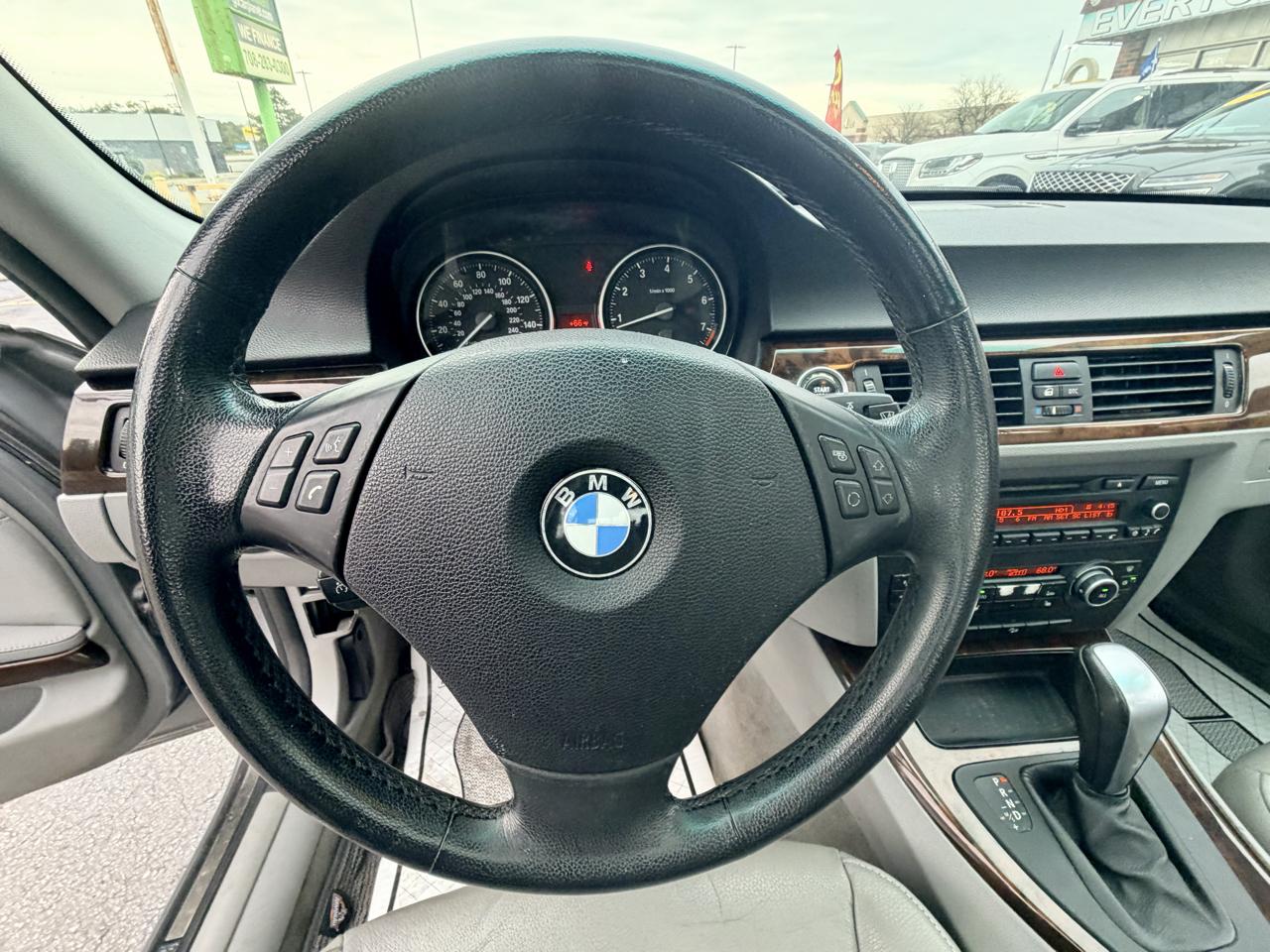 BMW 3-Series 328i xDrive 2011