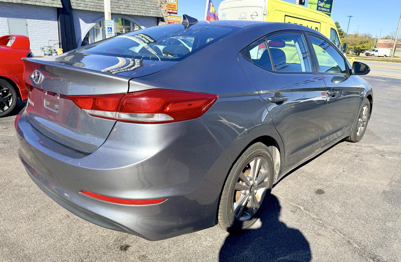 Hyundai Elantra Value Edition 6A 2017