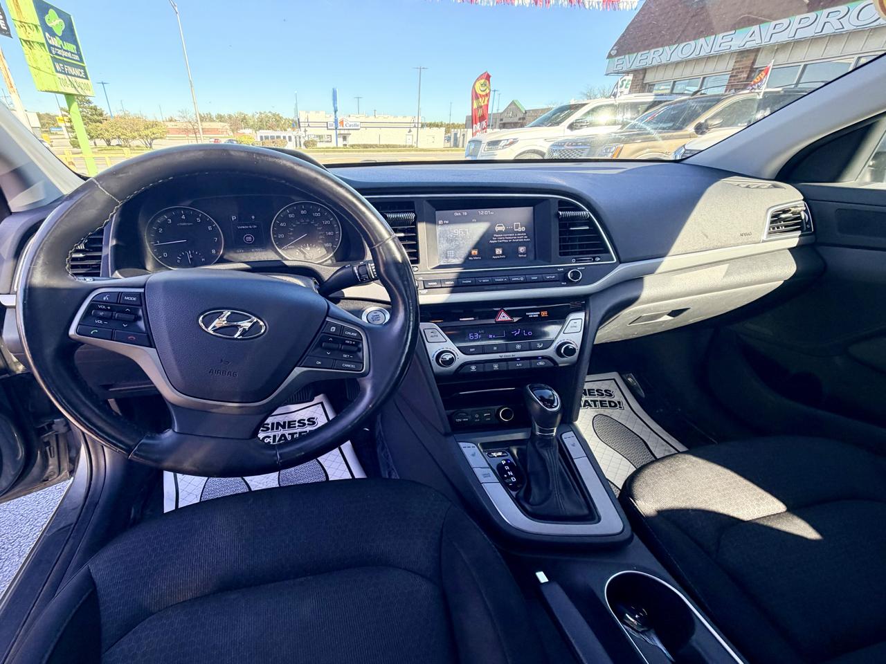 Hyundai Elantra Value Edition 6A 2017