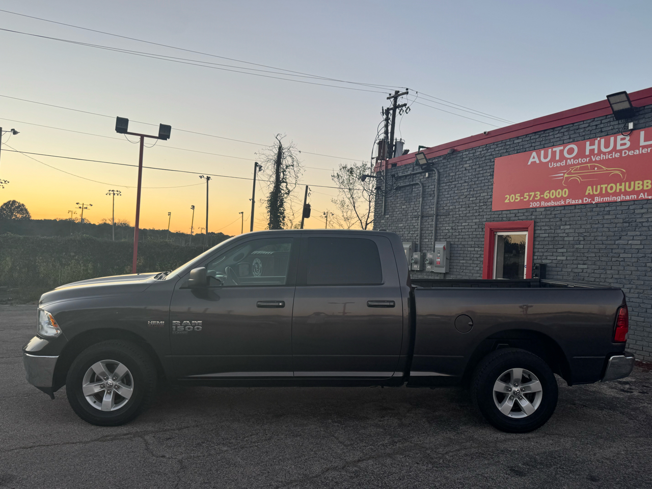 RAM 1500 Classic SLT 4x4 Quad Cab 6'4" Box 2020