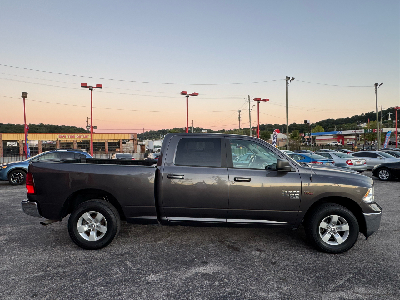 RAM 1500 Classic SLT 4x4 Quad Cab 6'4" Box 2020
