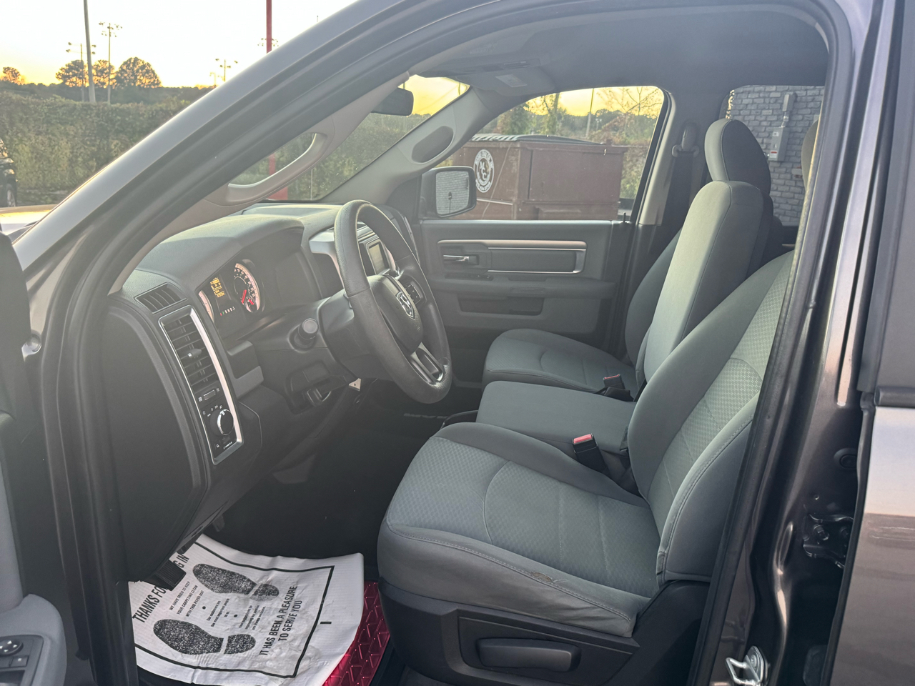 RAM 1500 Classic SLT 4x4 Quad Cab 6'4" Box 2020