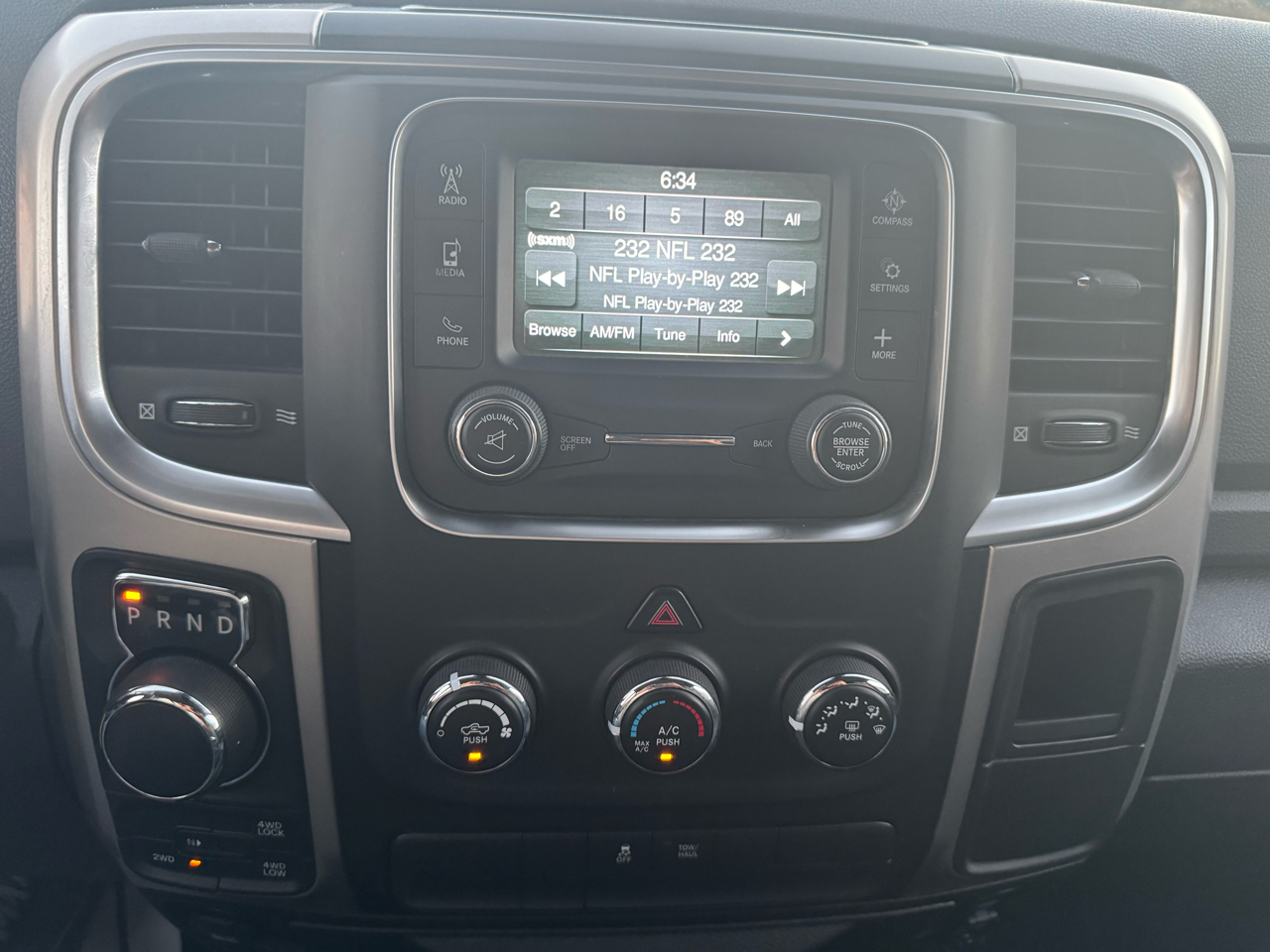 RAM 1500 Classic SLT 4x4 Quad Cab 6'4" Box 2020