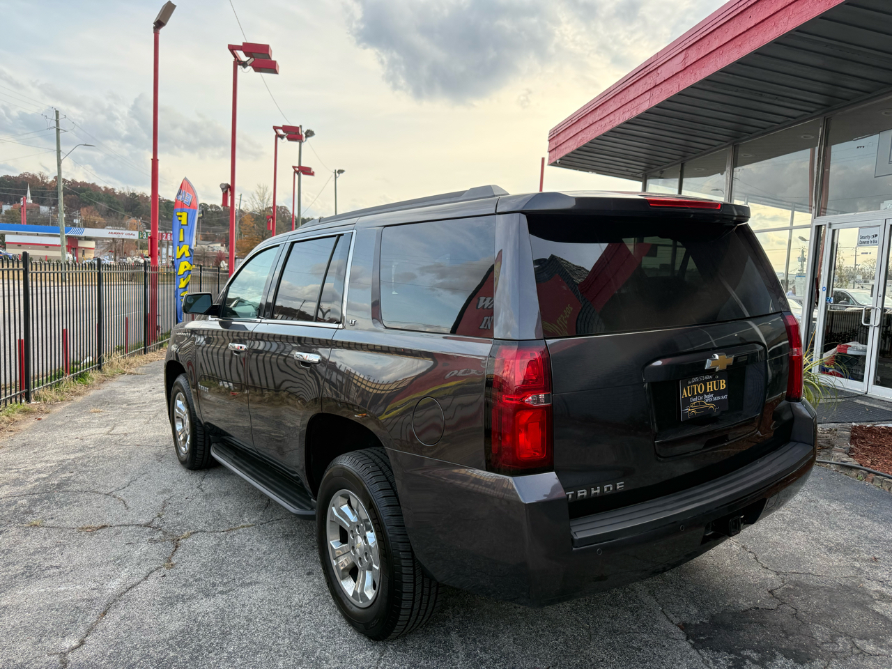 2017 Chevrolet Tahoe LT photo 3